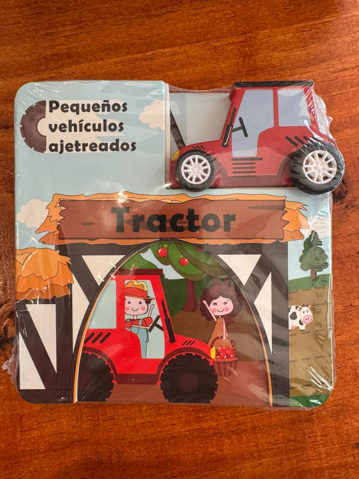 Pequeños vehículos ajetreados - Tractor